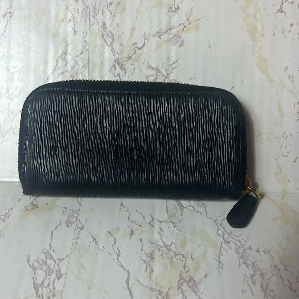PRADA BLACK SAFFIANO ZIP AROUND KEY HOLDER - Picture 2 of 9